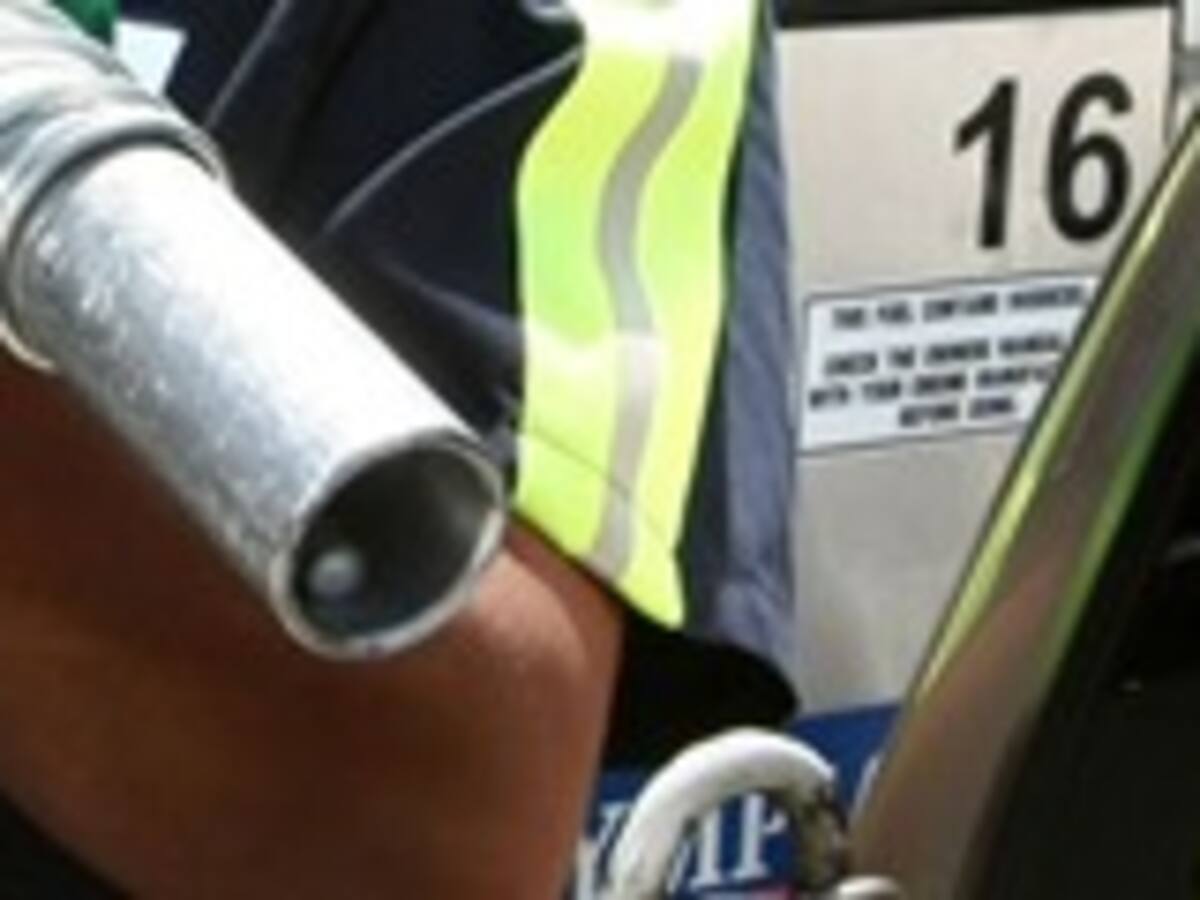 Ministro de Hacienda: “Vamos a tener alzas de precio en las gasolinas durante varias semanas”