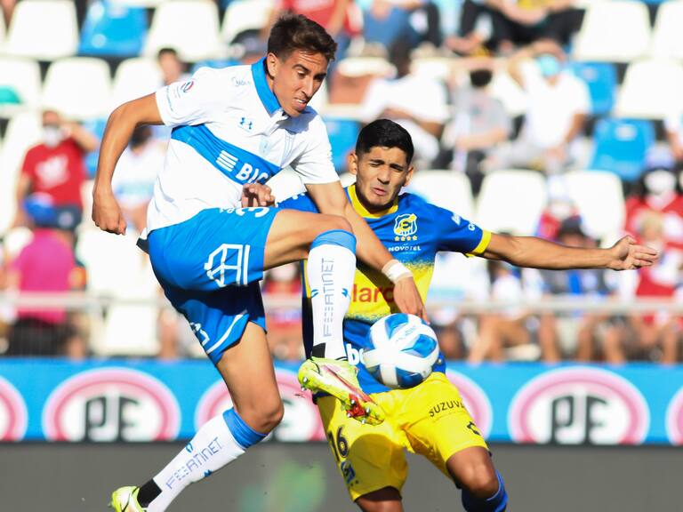 RESUMEN | Con un jugador menos, Everton derrotó a la UC en San Carlos de Apoquindo