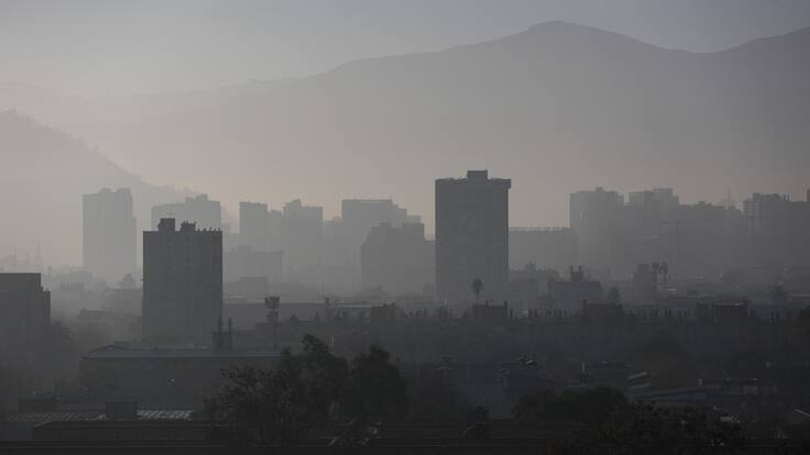 Preemergencia ambiental en Santiago: revisa qué autos no podrán circular este jueves 17 de julio