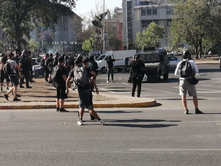 Incidentes en el sector de Plaza Italia terminaron con 12 detenidos y se restableció el tránsito