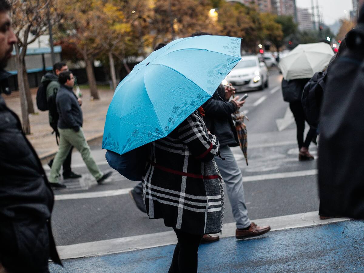 Lluvia en Santiago: a esta hora comenzarían las precipitaciones en la capital el miércoles