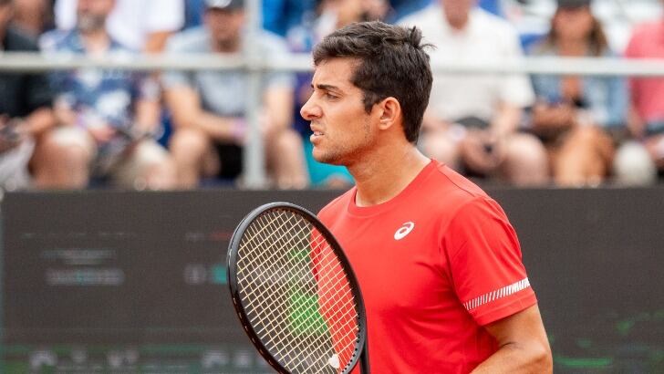 Cristian Garin sufre ante un motivado Sebastián Báez y es eliminado del Chile Open 2023