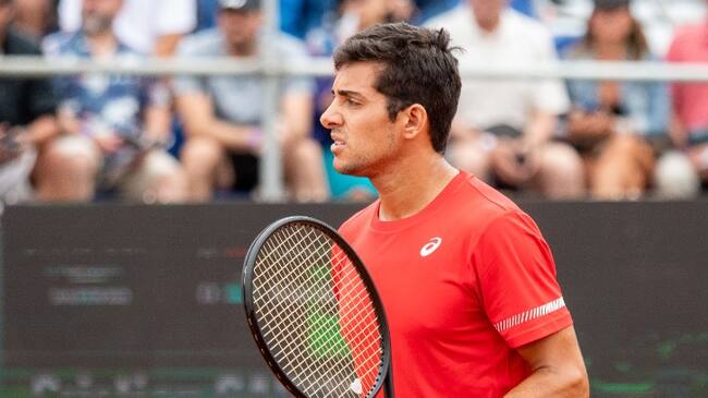 Cristian Garin sufre ante un motivado Sebastián Báez y es eliminado del Chile Open 2023