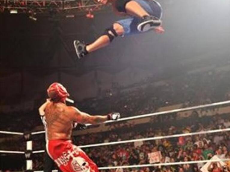 Rey Mysterio asoma como el probable rival de John Cena en WrestleMania 34
