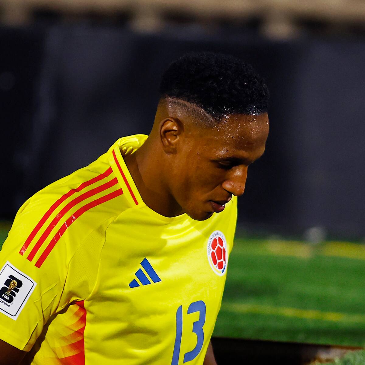 El polémico gesto de Yerry Mina con un camarógrafo que puede traerle consecuencias como al “Dibu” Martínez