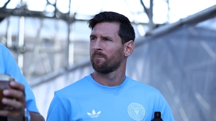 Cambió el balón de oro por cartera de lujo: este es el millonario precio del comentado bolso de Leo Messi