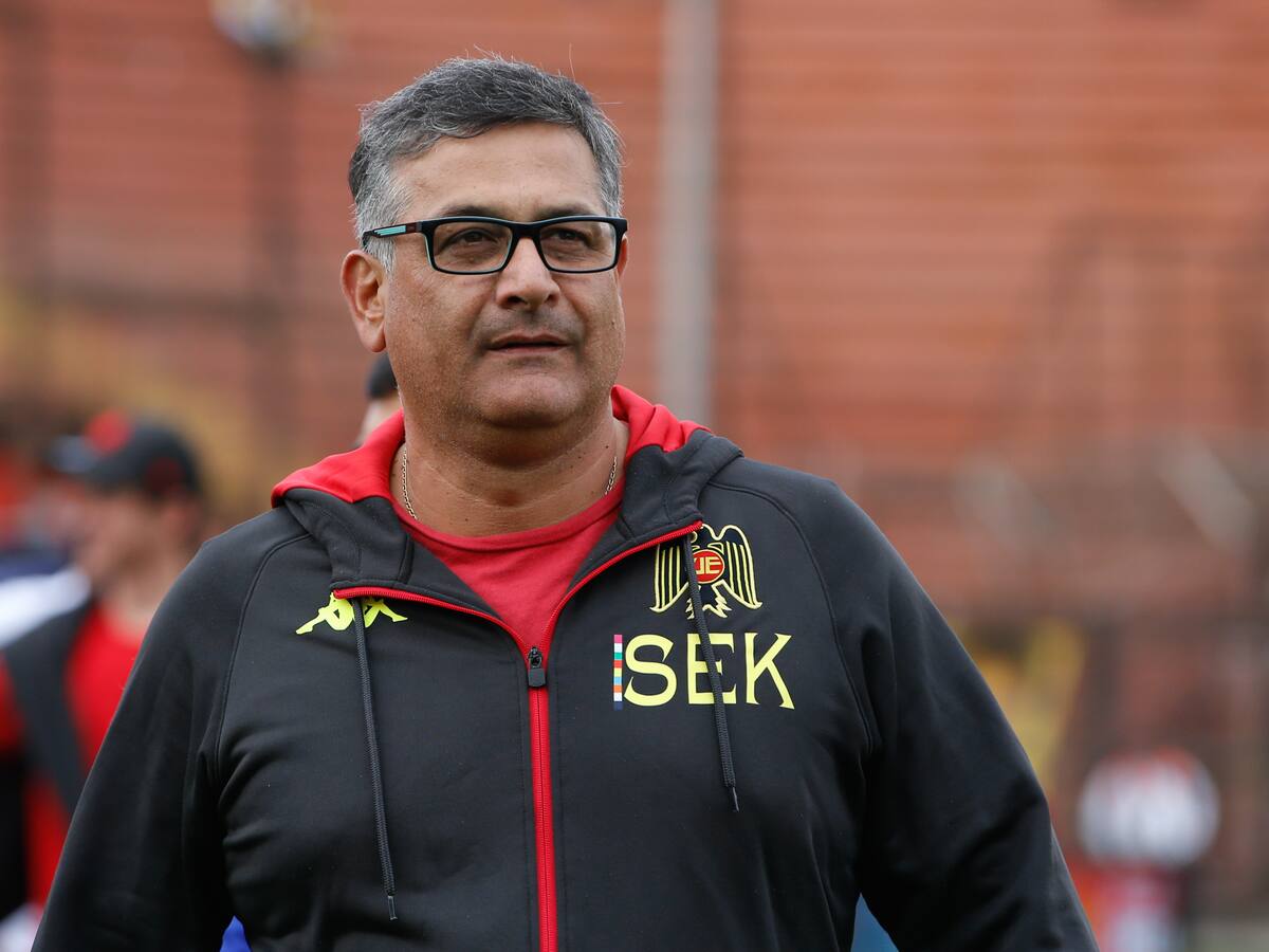 Nuevo candidato para asumir la Selección Chilena: La ANFP habría contactado a Ronald Fuentes