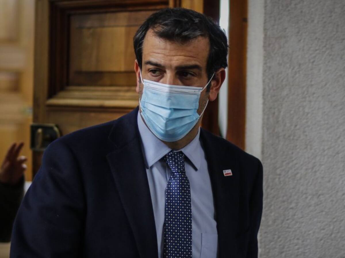Gobernador del Biobío reiteró sus críticas contra Rodrigo Delgado tras ataque incendiario en Tirúa: «Noto un ministro del Interior ausente»