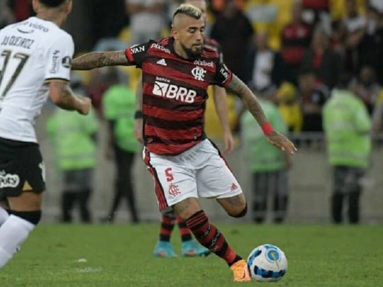 Arturo Vidal participó en la igualdad entre el Corinthians y Flamengo por la final de ida de la Copa de Brasil