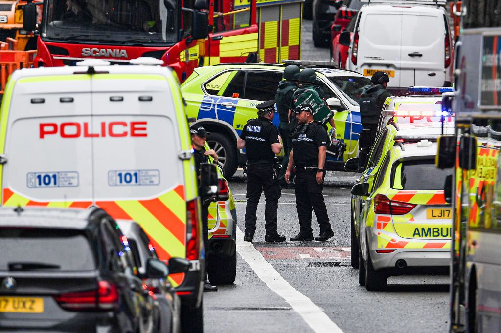 Policías custodian una calle en el centro de Glasgow