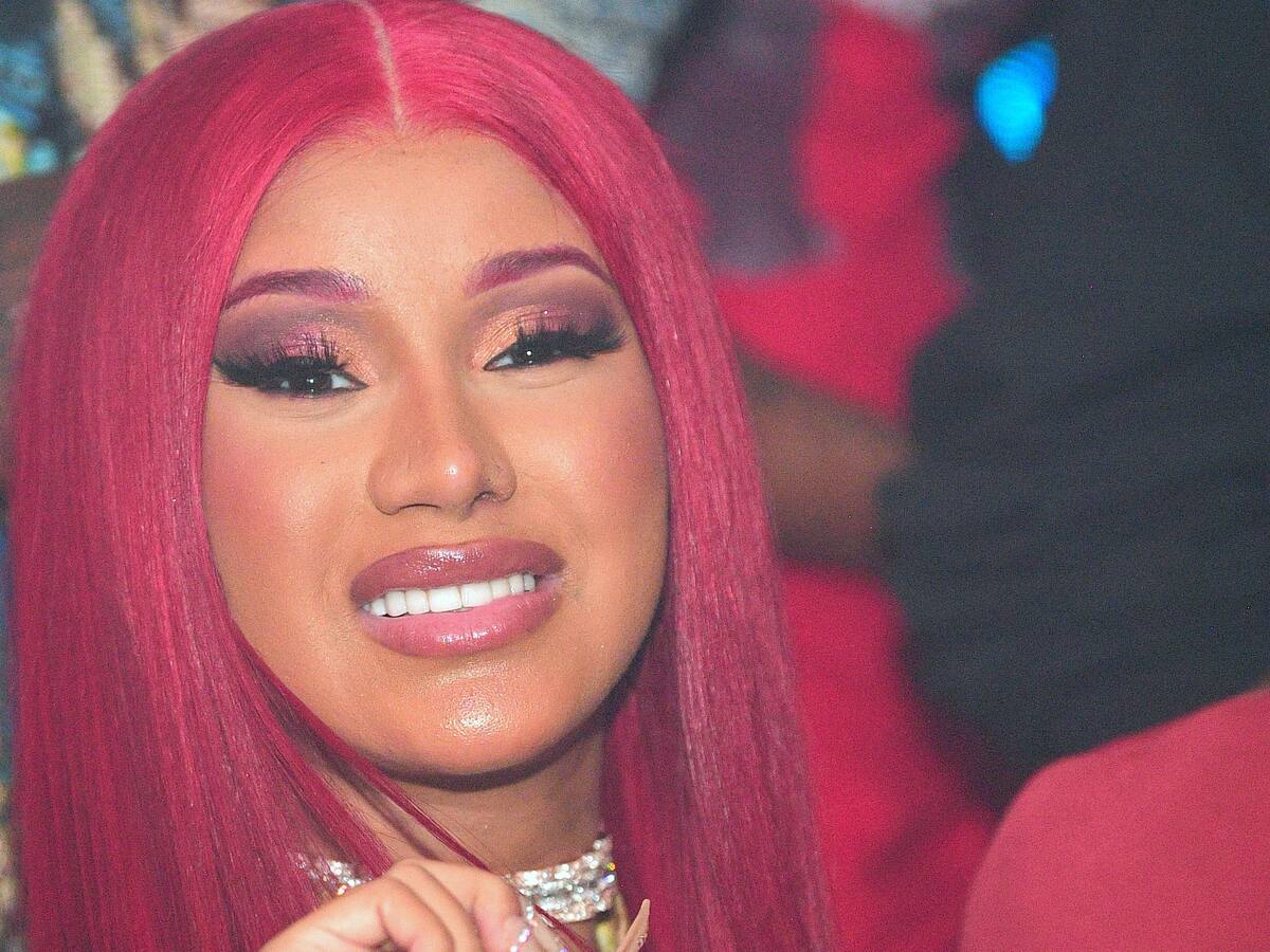 Cardi B cerró su cuenta de Twitter luego de lanzarse contra sus fanáticos y fanáticas