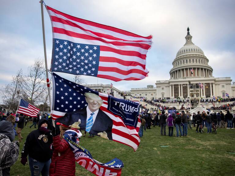 Fanáticos de Donald Trump atacan el Capitolio en Washington