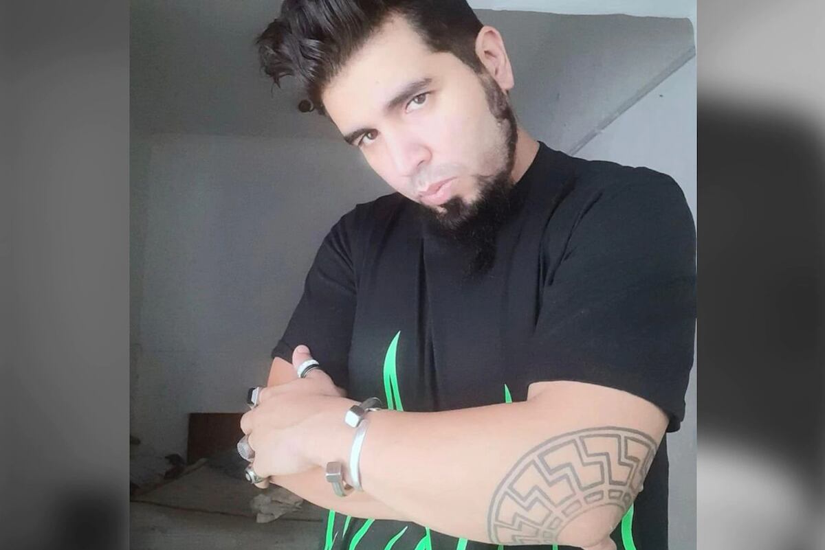 Fernando Sabag Montiel en una foto de su Instagram con un tatuaje neonazi