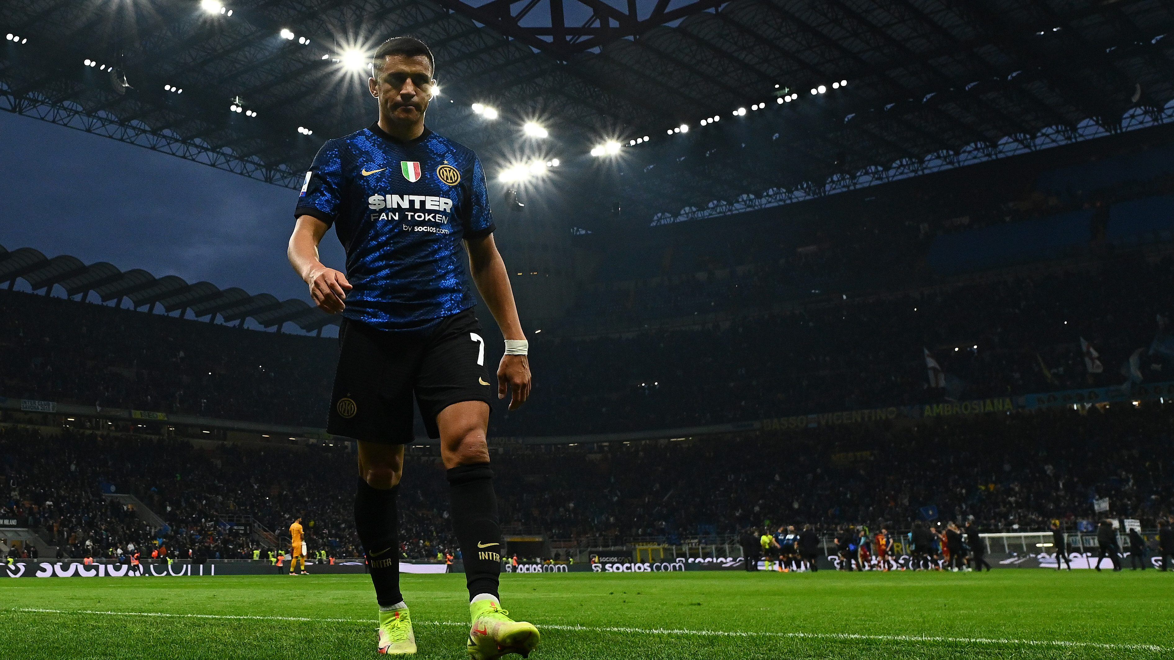 Inter de Milán buscaría la salida de Alexis Sánchez