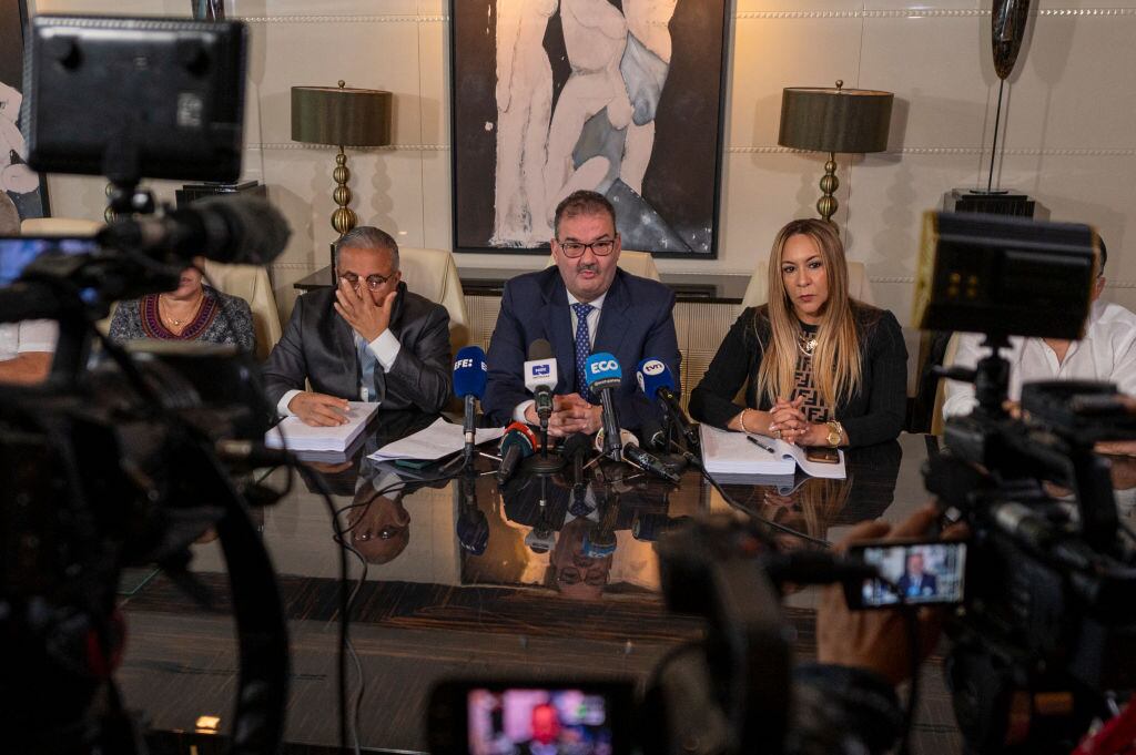 Abogados del expresidente de Panamá ante la prensa