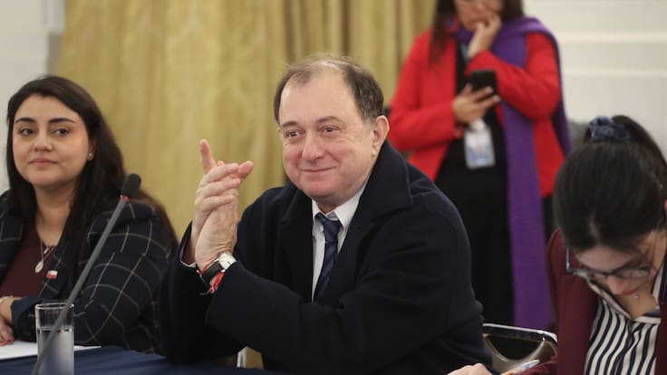 En plena comisión de la Cámara: Frente Amplio y PC respaldan al ministro Poduje tras choque con Hacienda por reconstrucción