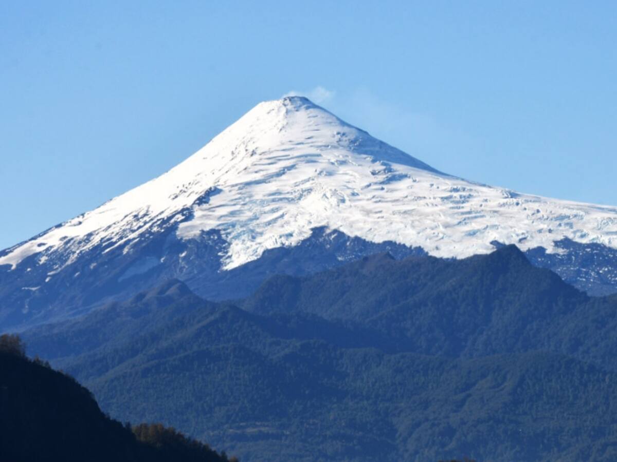 Reportan actividad sísmica en el Volcán Villarrica y se mantiene alerta amarilla para regiones de La Araucanía y Los Ríos