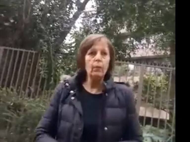 Mujer hostiga a trabajadores de limpieza de Las Condes y se vuelve viral