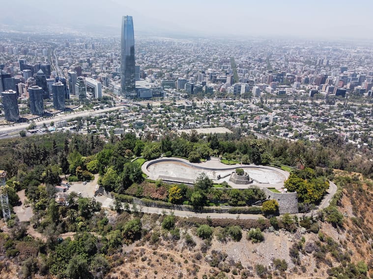 Sin lluvias y con contaminación: así afectará a Chile el anticiclón más extenso y poderoso del año
