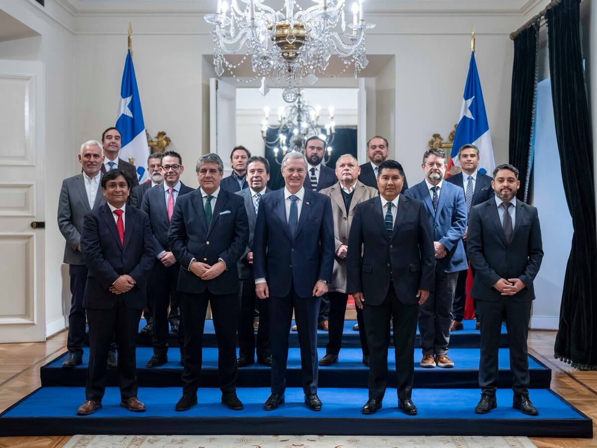 Gobernadores tras reunión con Kast: buscan un “nuevo trato” para las regiones