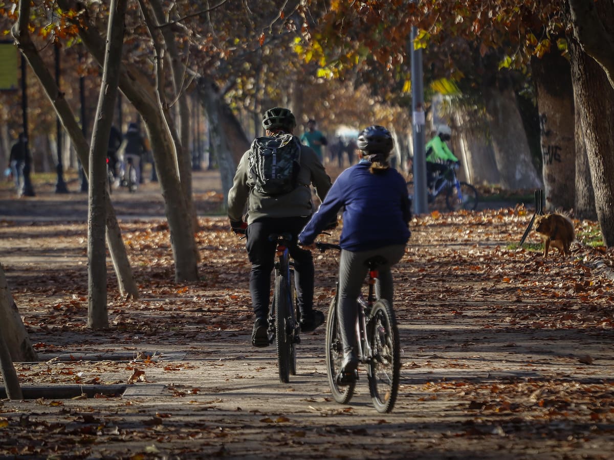 Región Metropolitana vivirá un “veranito” en pleno otoño: estas comunas podrían alcanzar 28°C esta semana