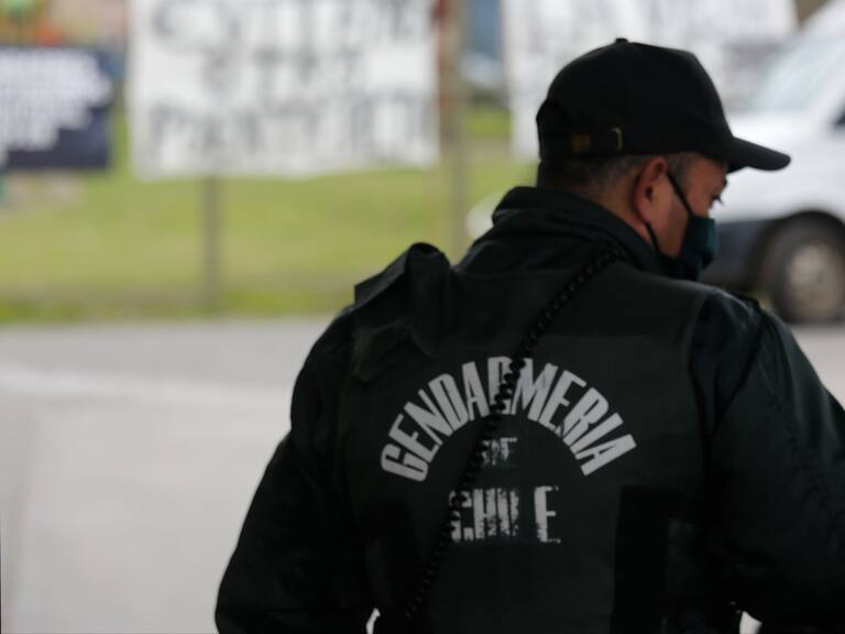 Aseguran que 79 de los 99 reos trasladados desde Santiago a Rancagua dieron positivo por Covid-19