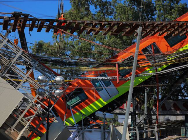 Imagen del colapso de la Línea 12 del metro de Ciudad de México