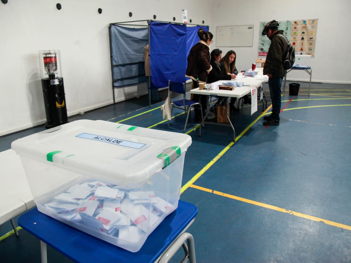 Elecciones 2024 en Chile: estos son los candidatos a alcalde por la comuna de Santiago y sus partidos