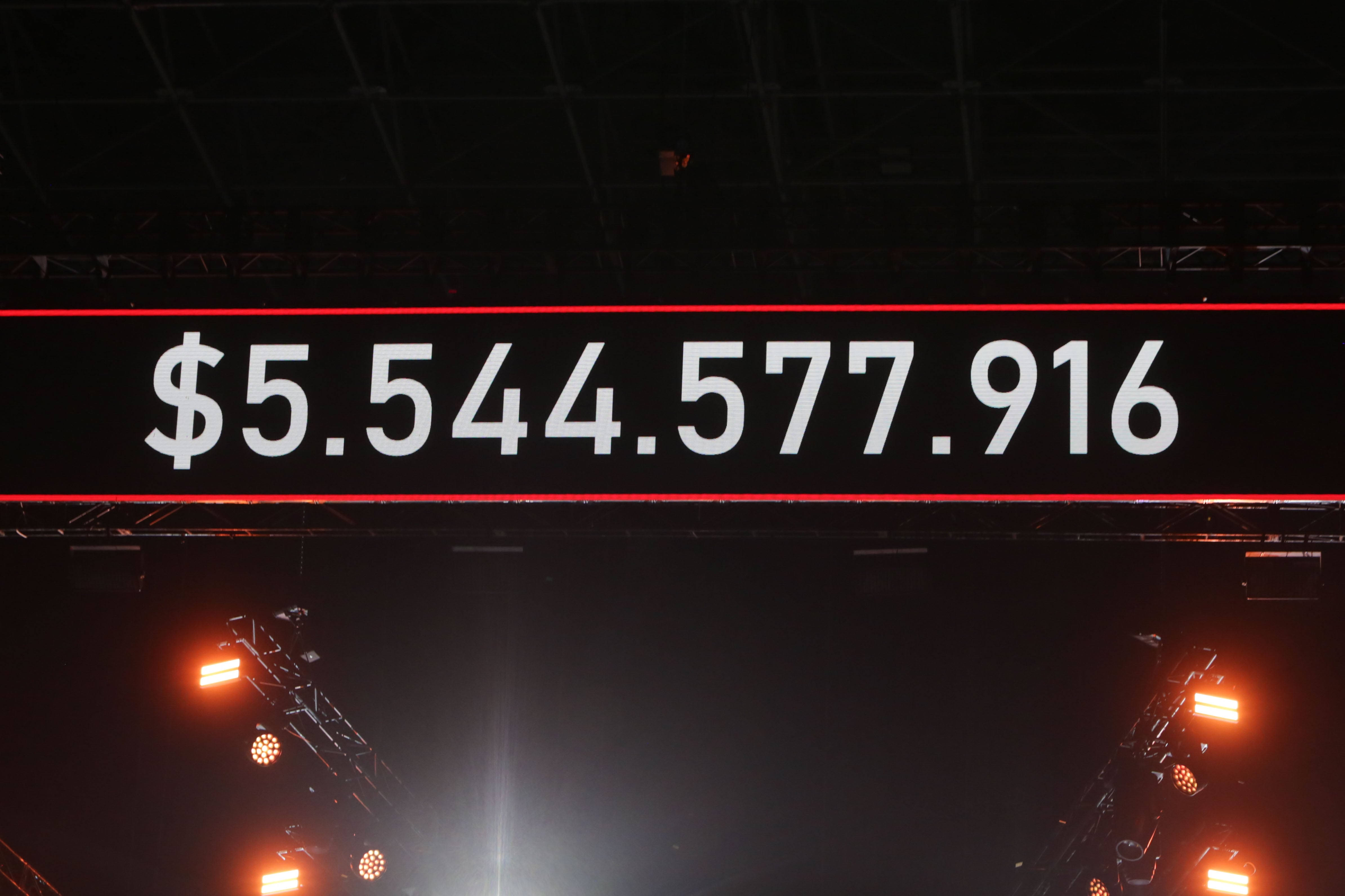 16 DE FEBRERO 2024 / SANTIAGO
Se llega a la meta de 5.544.577.916 millones de pesos recaudados en “Juntos Chile se levanta” acto en beneficio a los afectados de los incendios forestales de Viña del Mar y Quilpué.
FOTO: LUKAS SOLIS / AGENCIAUNO