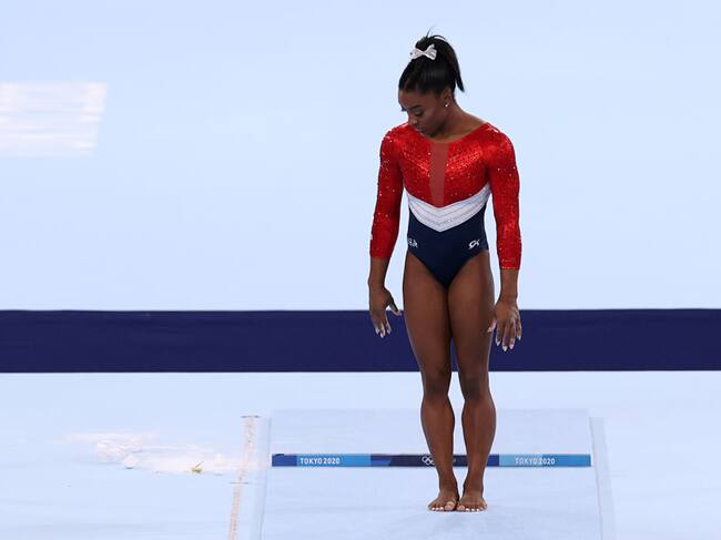 Simone Biles se retira de la final por equipos en la gimnasia de Tokio 2020