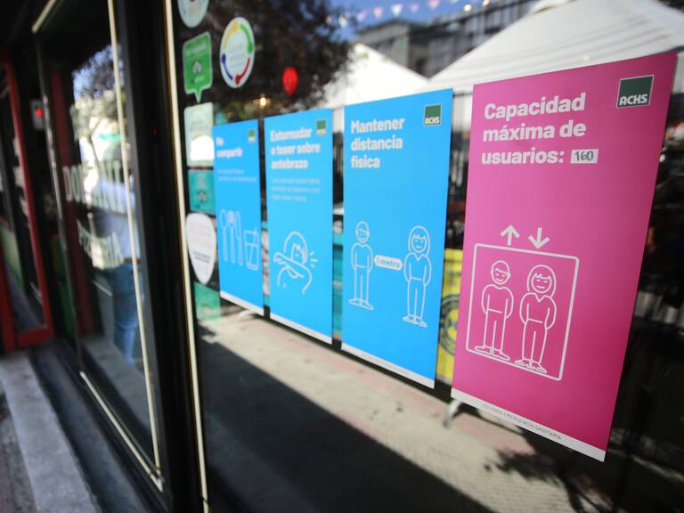 «Es un balde de agua fría»: Cámara Nacional de Comercio lamentó paso de toda la RM a Transición