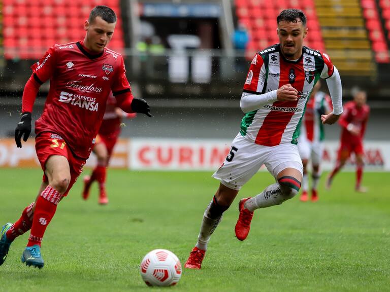 A Ñublense le harán sumario sanitario por tres asistentes sin pase de movilidad en empate con Palestino