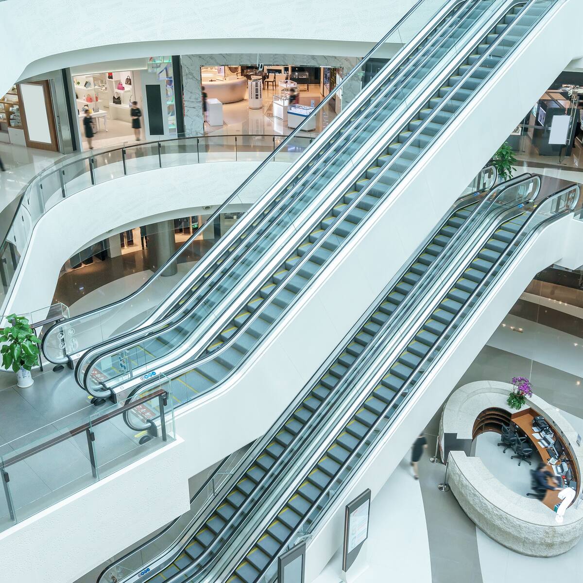 Los nuevos malls que Cencosud planea construir en Chile: varios en comunas de Santiago y del sur