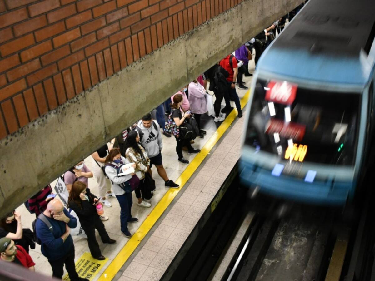 Metro de Santiago anuncia cambio de color en estaciones de Línea 5: revisa cuáles son