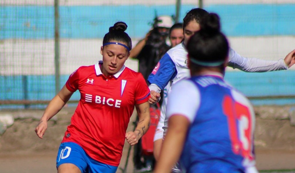 "Abraham Melano": comentarista cae en vulgar broma y la retan en vivo durante duelo entre Antofagasta y la UC por el fútbol femenino