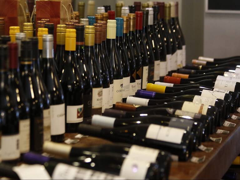 04 de Septiembre de 2015/ SANTIAGOTemática de Vinos luego que la Presidenta de La Republica firmara un decreto presidencial que instituye el 4 de septiembre como el “Día Nacional del Vino”
FOTO: FRANCISCO FLORES SEGUEL/AGENCIAUNO