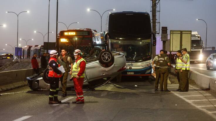 Conductor muere tras volcar en autopista General Velásquez