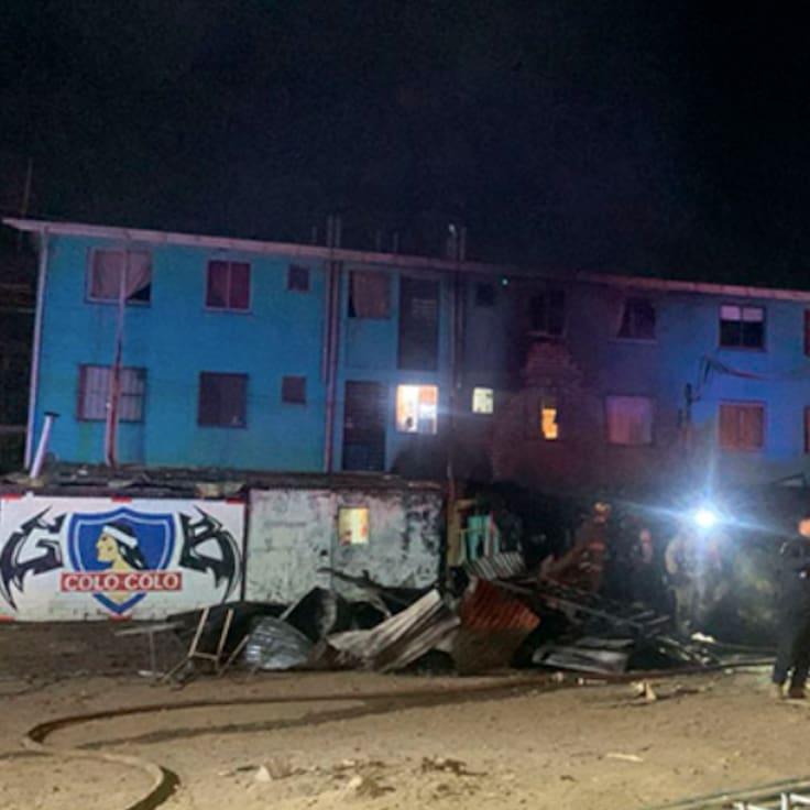 Fatal incendio en Colina deja una persona fallecida al interior de un departamento