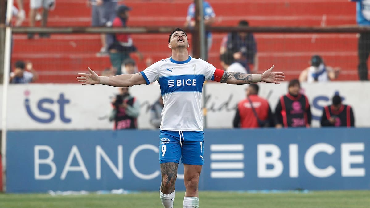Para reemplazar a Castillo y Tapia: el goleador chileno que podría hacer dupla con Zampedri en la UC