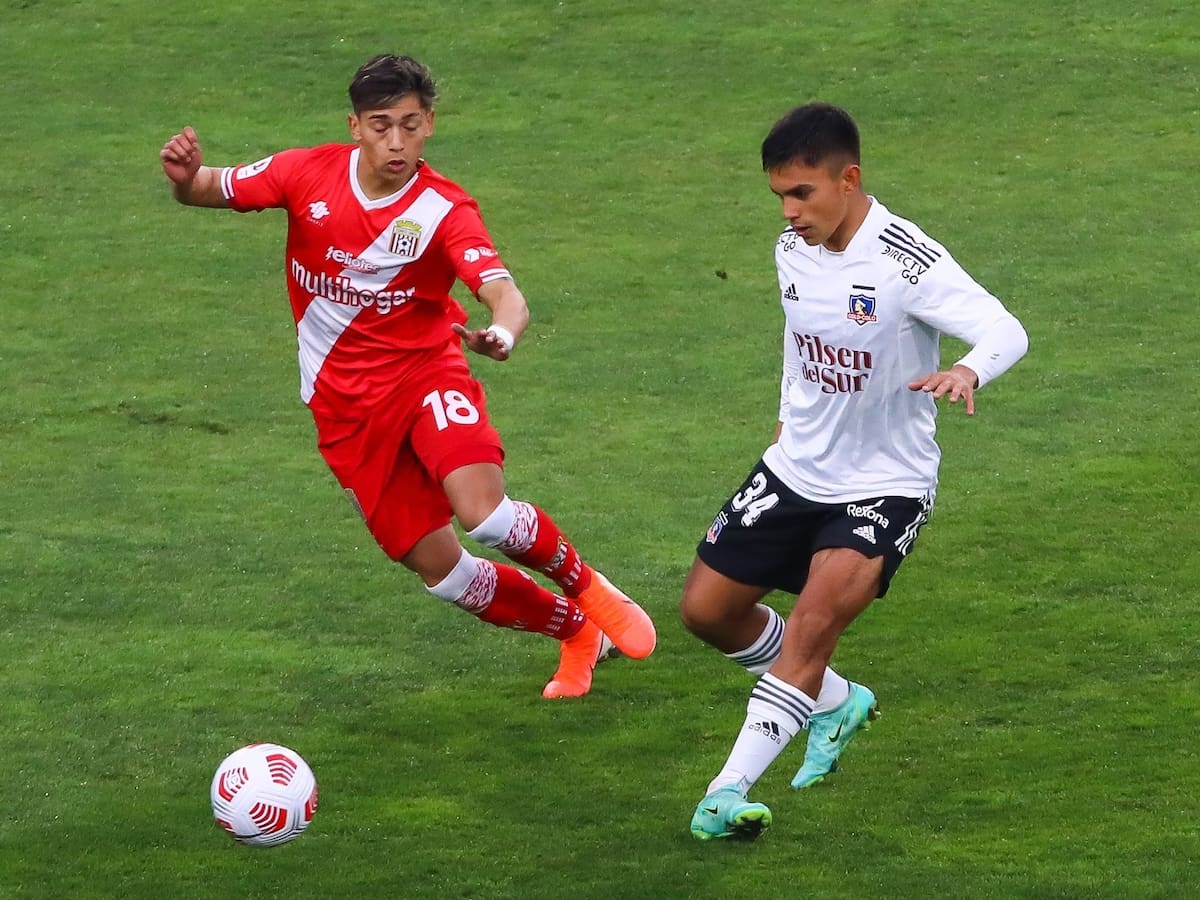 RESUMEN | Colo Colo vuelve al Estadio Monumental y le ganó por 2-0 a Curicó Unido por la jornada 15 del Torneo Nacional