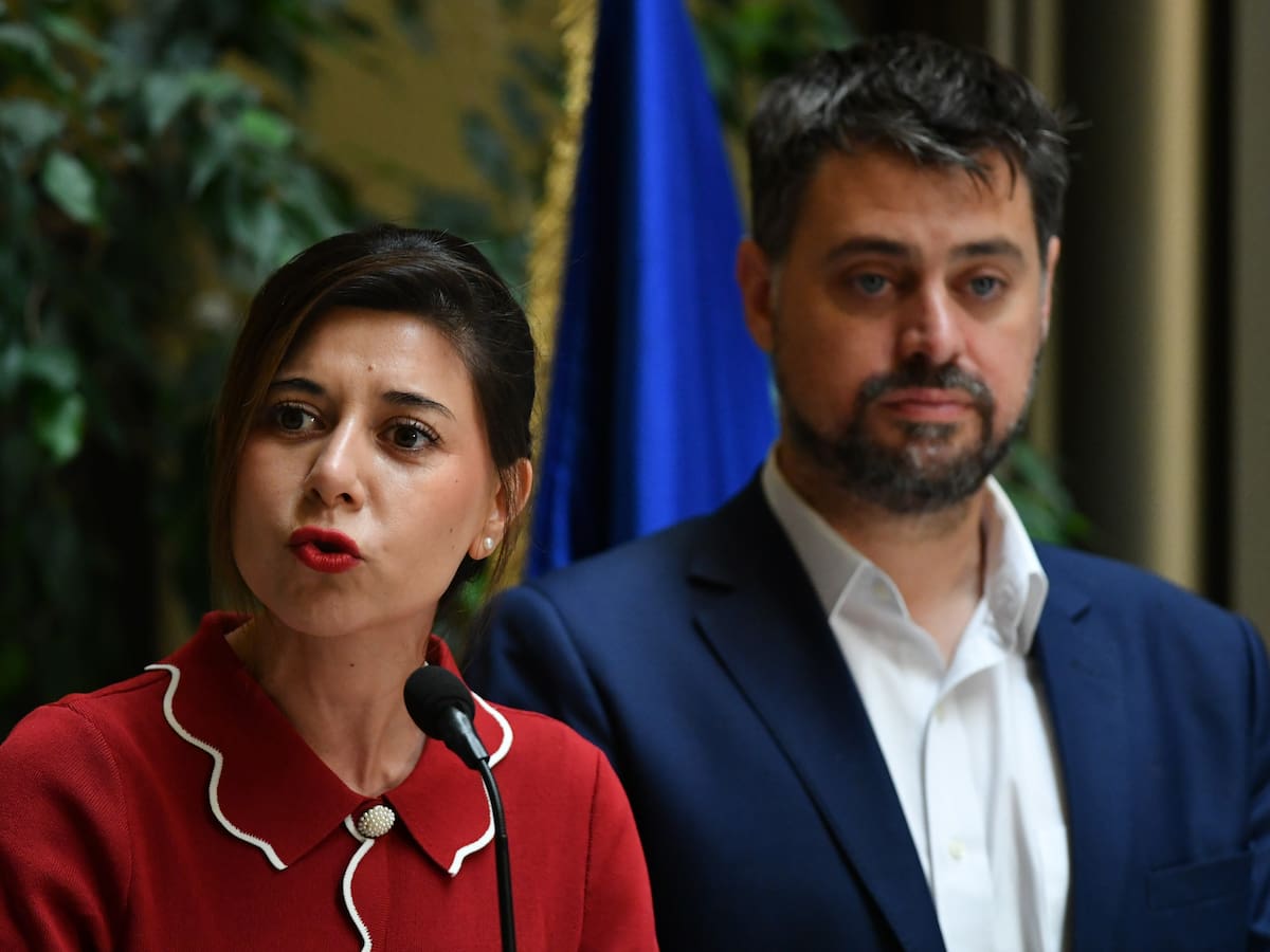 Diputados Manouchehri y Cicardini presentan denuncia ante Fiscalía por presuntos pagos vinculados al diputado Araya