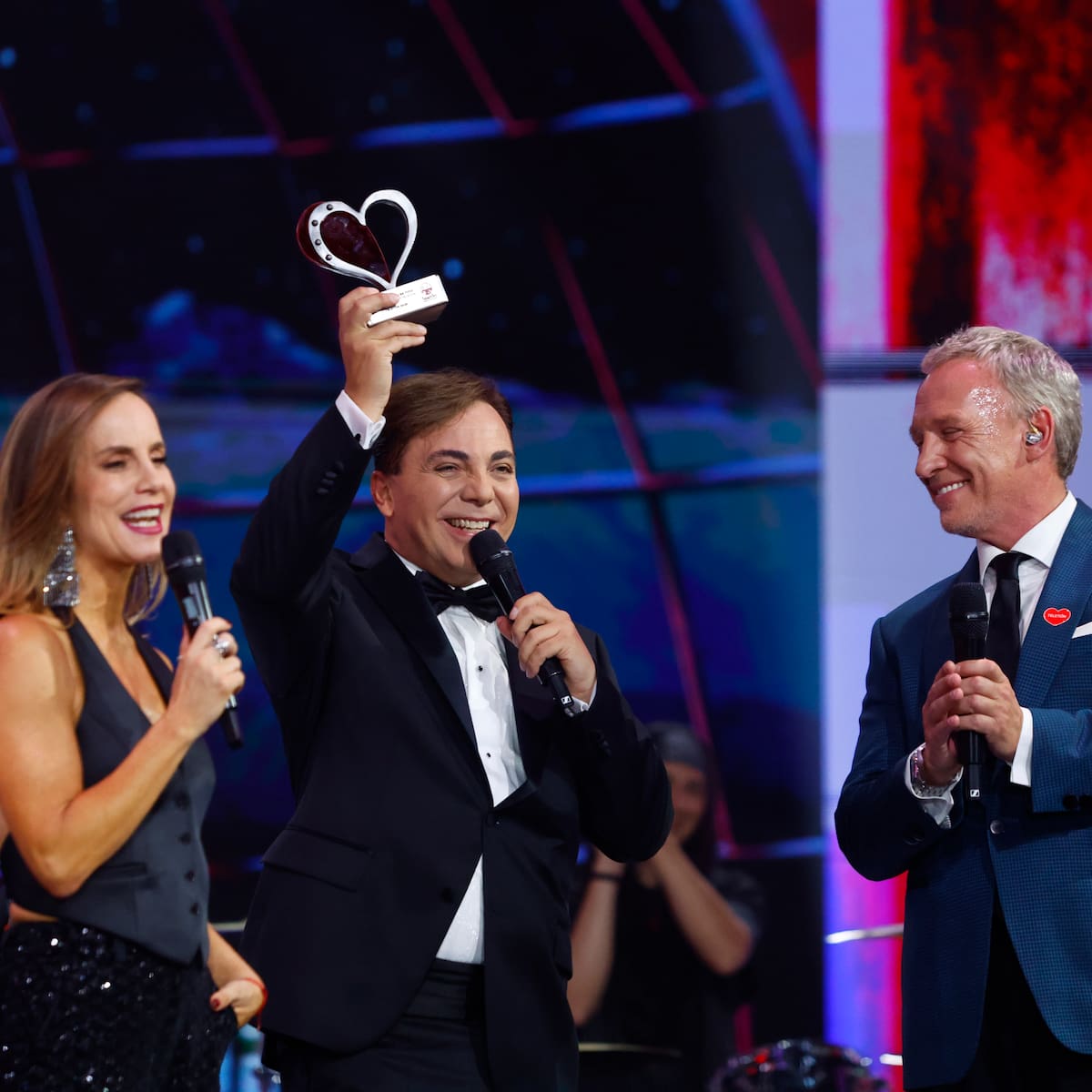 “Mi amor está en Chile”: Cristian Castro desató euforia con sus grandes éxitos en Teletón 2025
