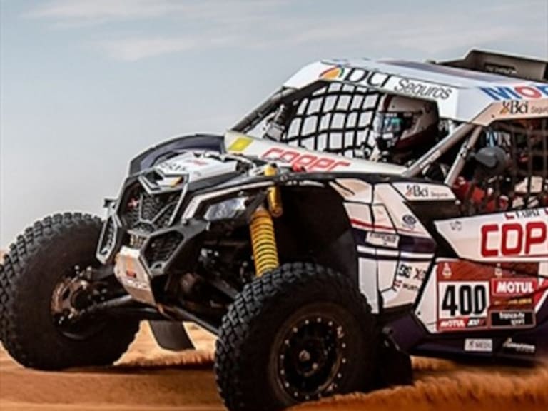 Francisco «Chaleco» López redujo a la mitad la diferencia con el líder en el Rally Dakar 2020