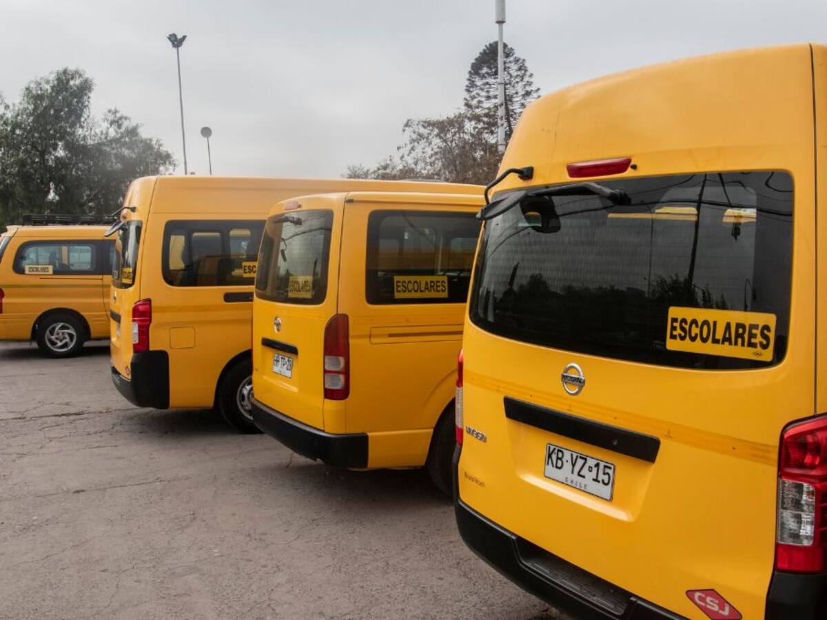 Líder de conductores escolares se descarga por alza de combustibles: “No solo nos afecta a nosotros, sino al millón de familias que atendemos”