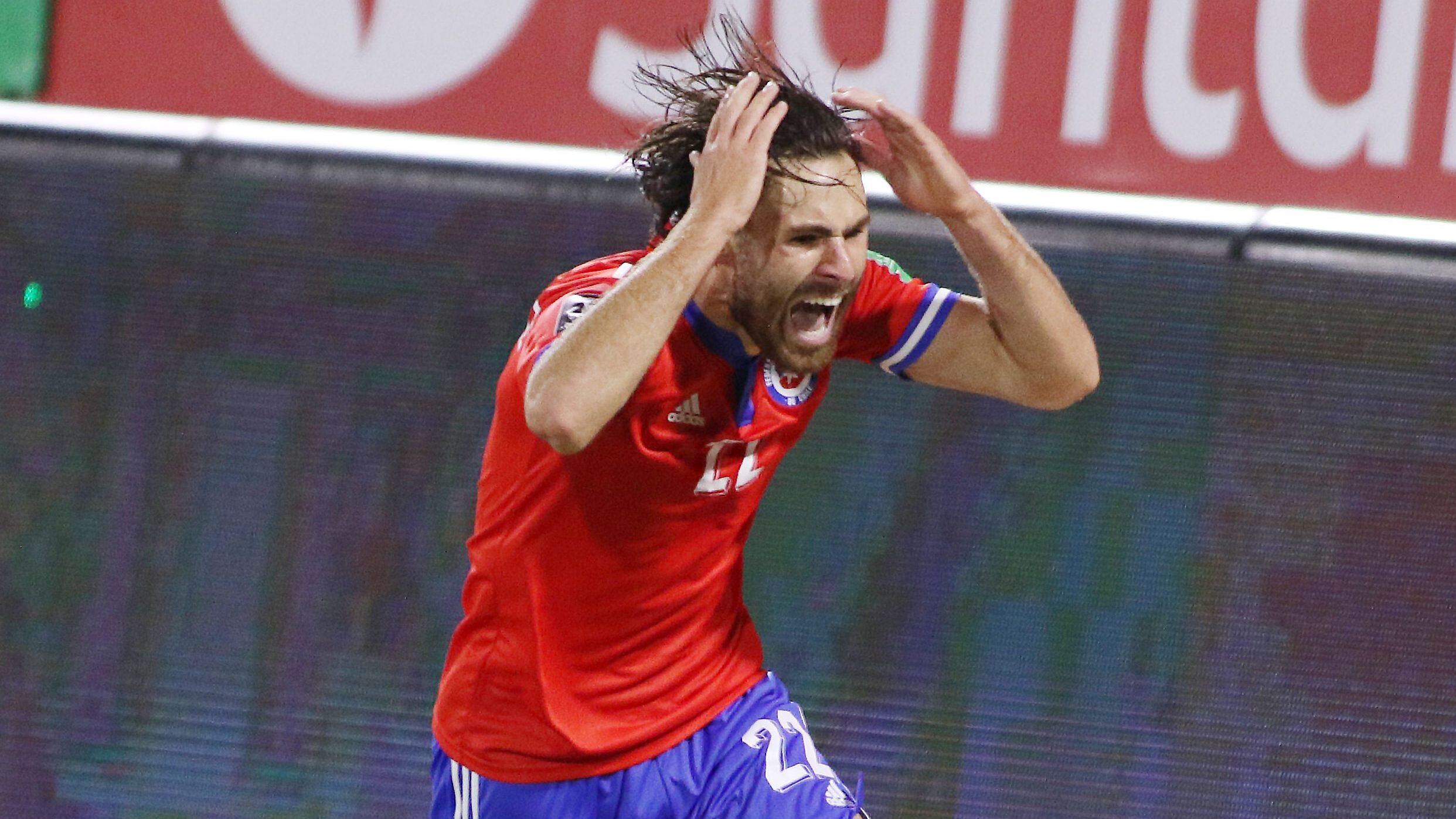 10 de Octubre del 2021/SANTIAGOBen Brereton(c) anota y celebra su primer gol y el 1 a 0 de Chile ,durante el partido valido por la Quinta fecha de las Clasificatorias al Mundial de Qatar 2022, entre las selecciones de Chile vs Paraguay, disputado en el estadio San Carlos de Apoquindo.
FOTO:Marco Muga/AGENCIAUNO