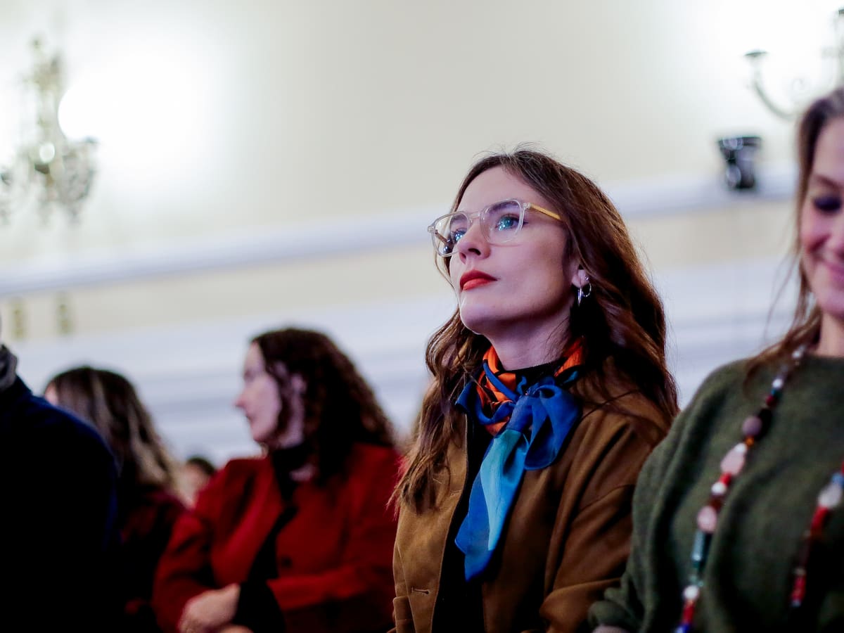 Camila Vallejo reaparece con dura crítica al Gobierno: “Nos gobierna la ultraderecha de Milei, la de Donald Trump”