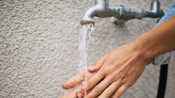 Por hasta 12 horas: confirman cortes de agua en Santiago para este martes 23 de junio en 2 comunas de la RM