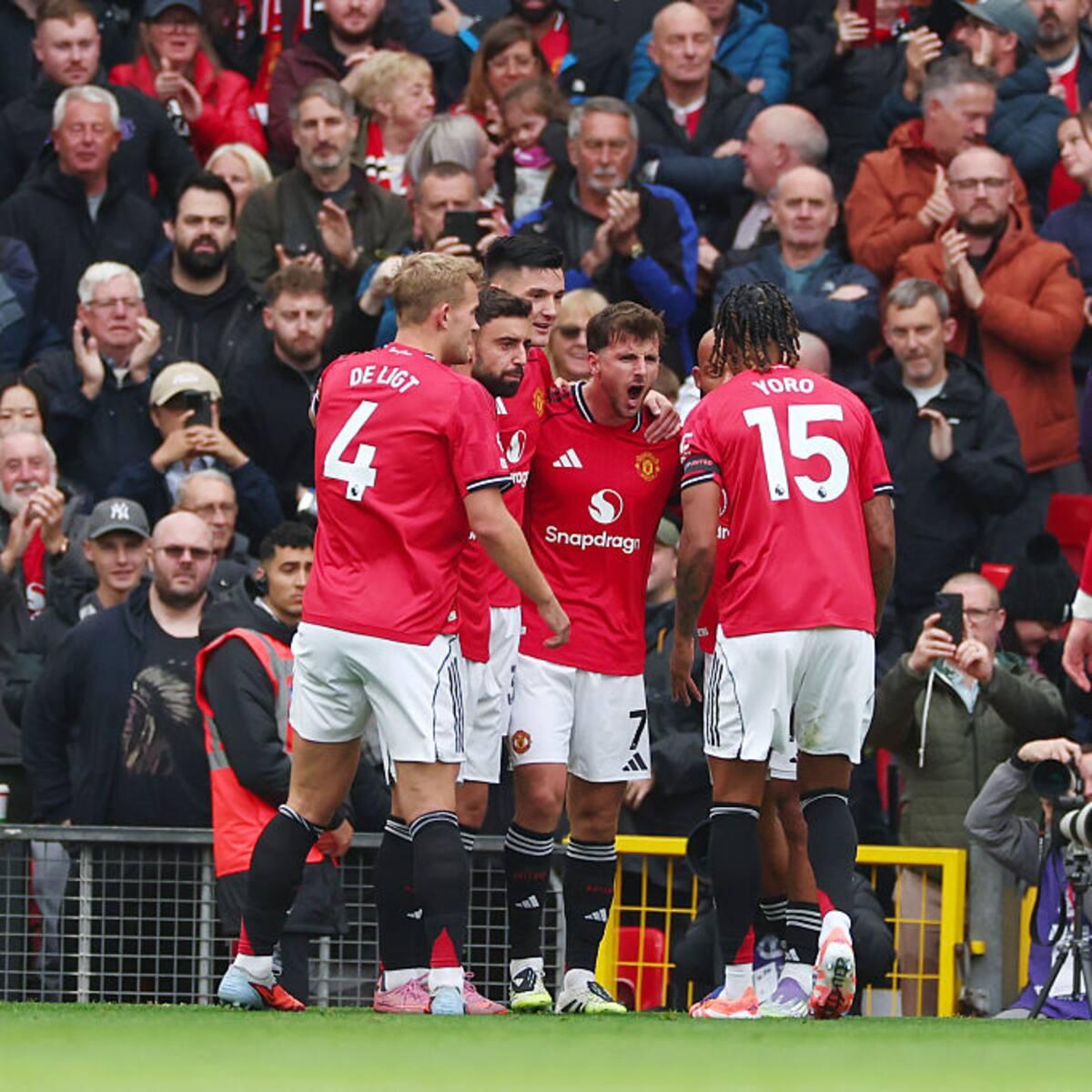 Premier League: Manchester United vuelve a la victoria y derrota al Sunderland