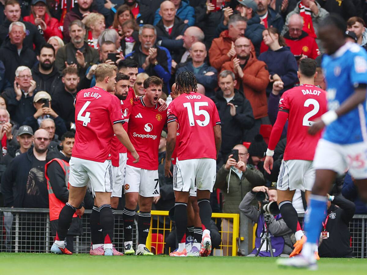 Premier League: Manchester United vuelve a la victoria y derrota al Sunderland