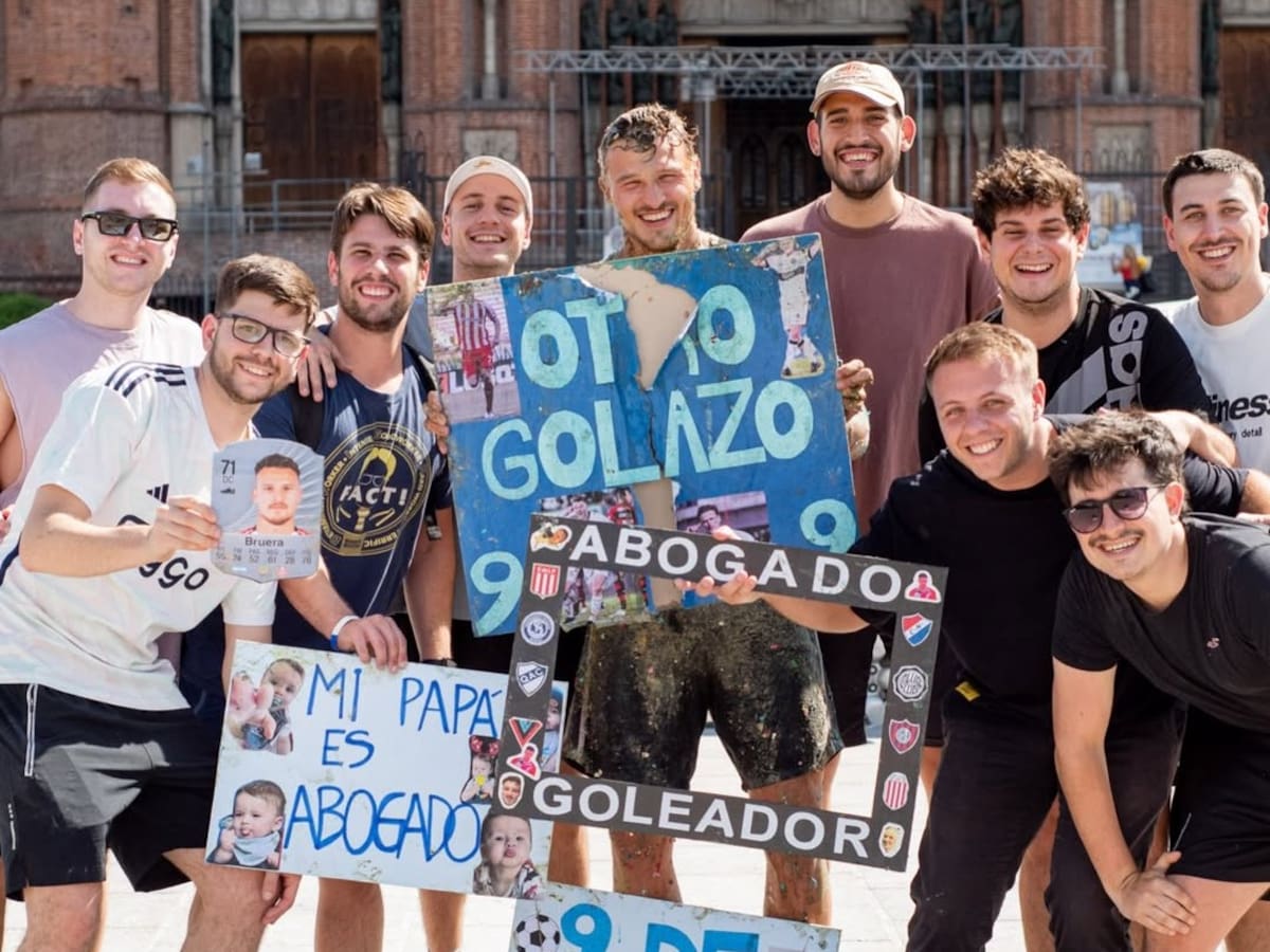 El único jugador profesional titulado en la Primera de Argentina: delantero recibió su diploma de abogado tras 7 años de estudio y fútbol